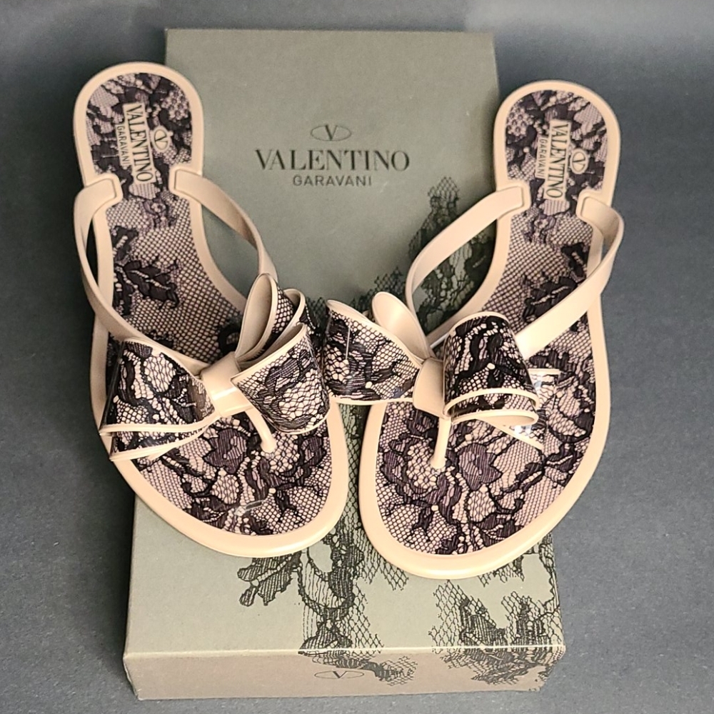 Valentino Garavani Flat Sandals